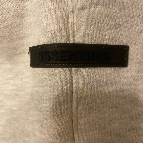 FOG-Fear Of God Essentials Sweatpants light oatmeal - Picture 4 of 7